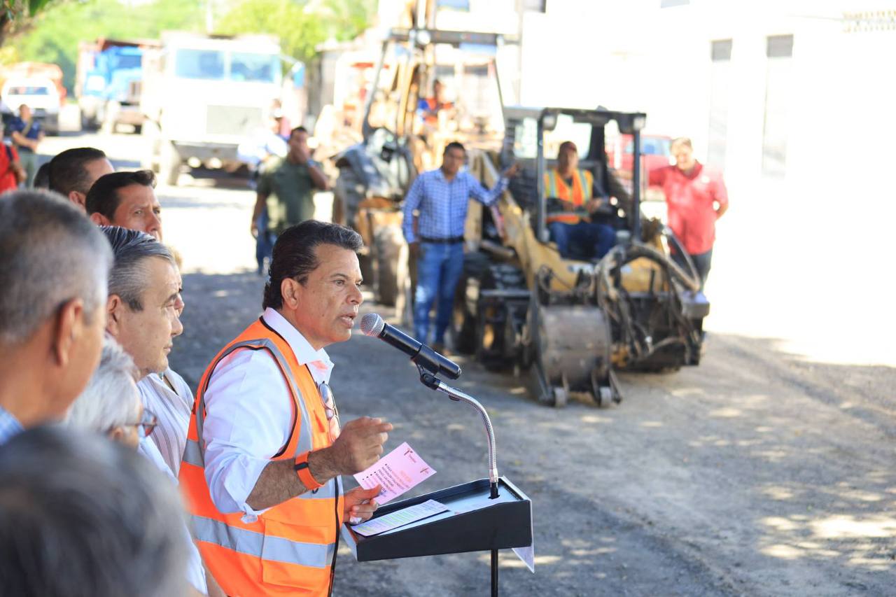 Vamos por el camino correcto...: Gattás al arrancar pavimentación
