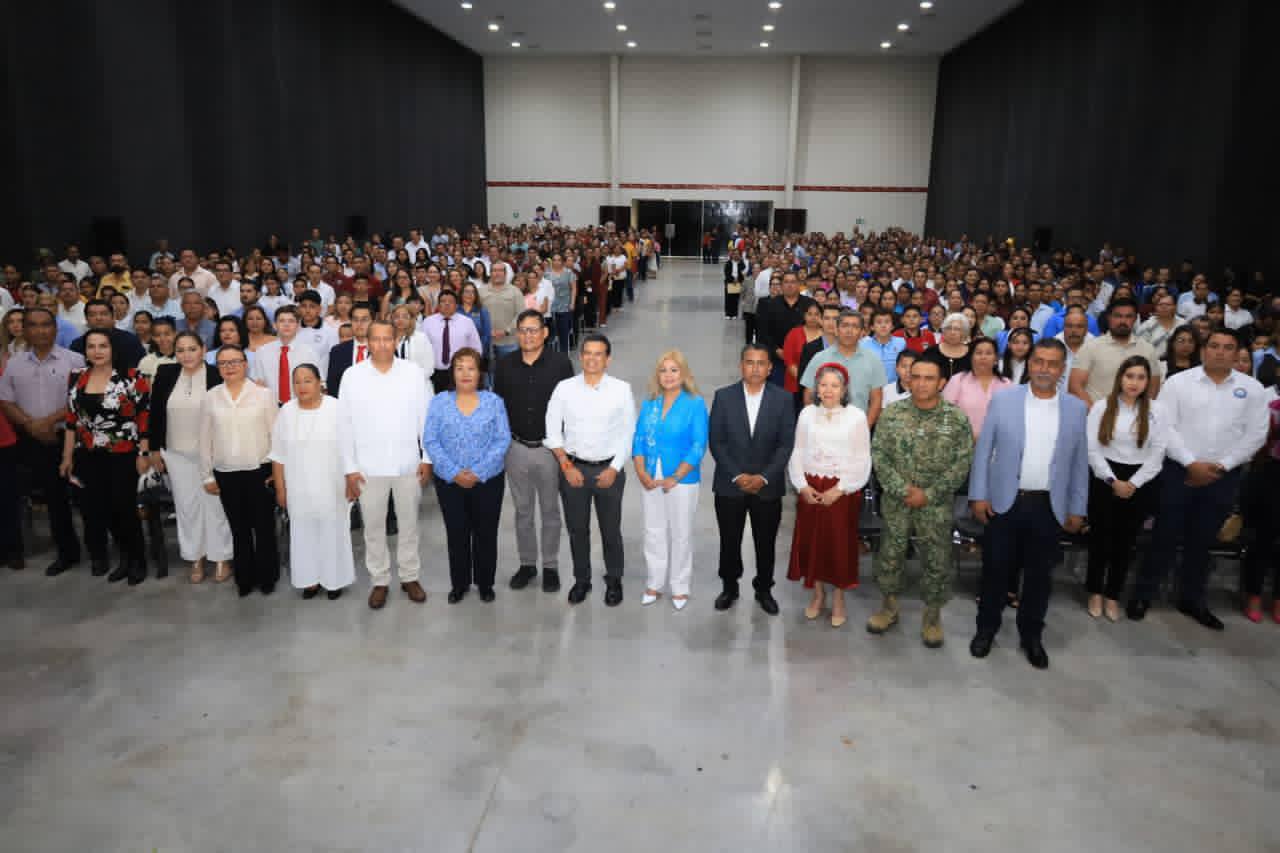 Reconoce Gattás a alumnos y profesores de excelencia: 'Detrás de cada medalla hay más que una calificación'
