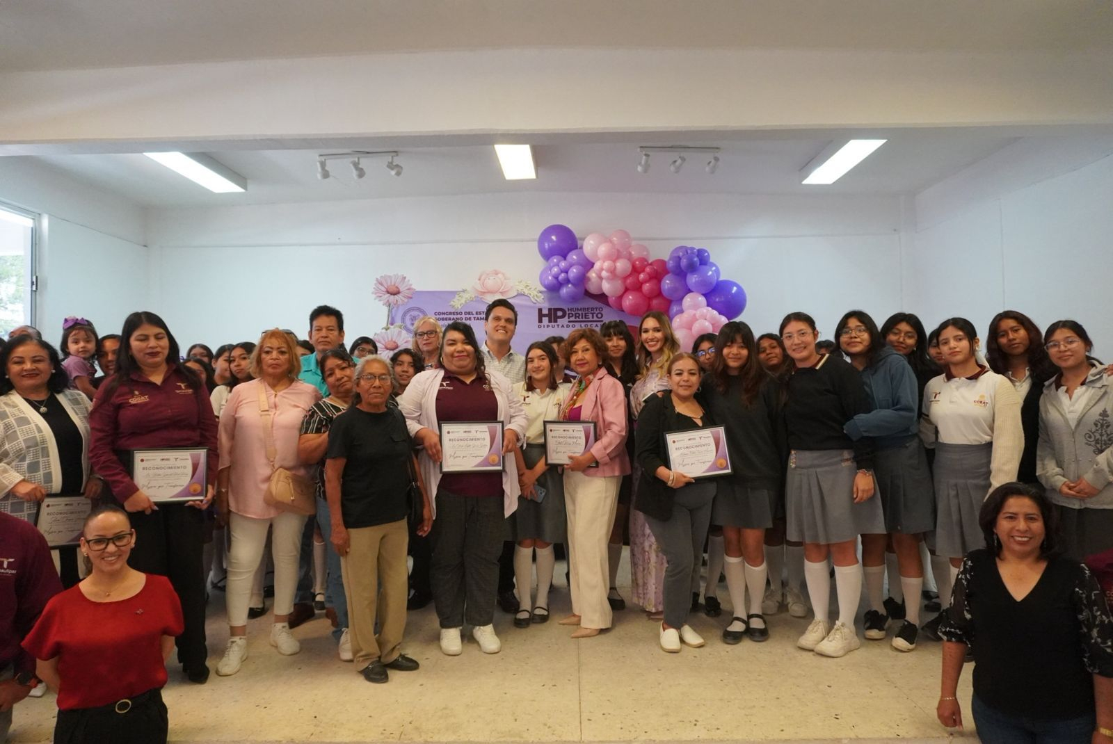 8M...: Derechos de la Mujer e Igualdad, temas imprescindibles: Prieto Herrera