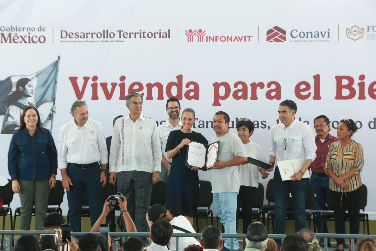 Nunca habrá divorcio entre pueblo y gobierno...; duplicamos meta de Vivienda: Sheinbaum junto a AVA