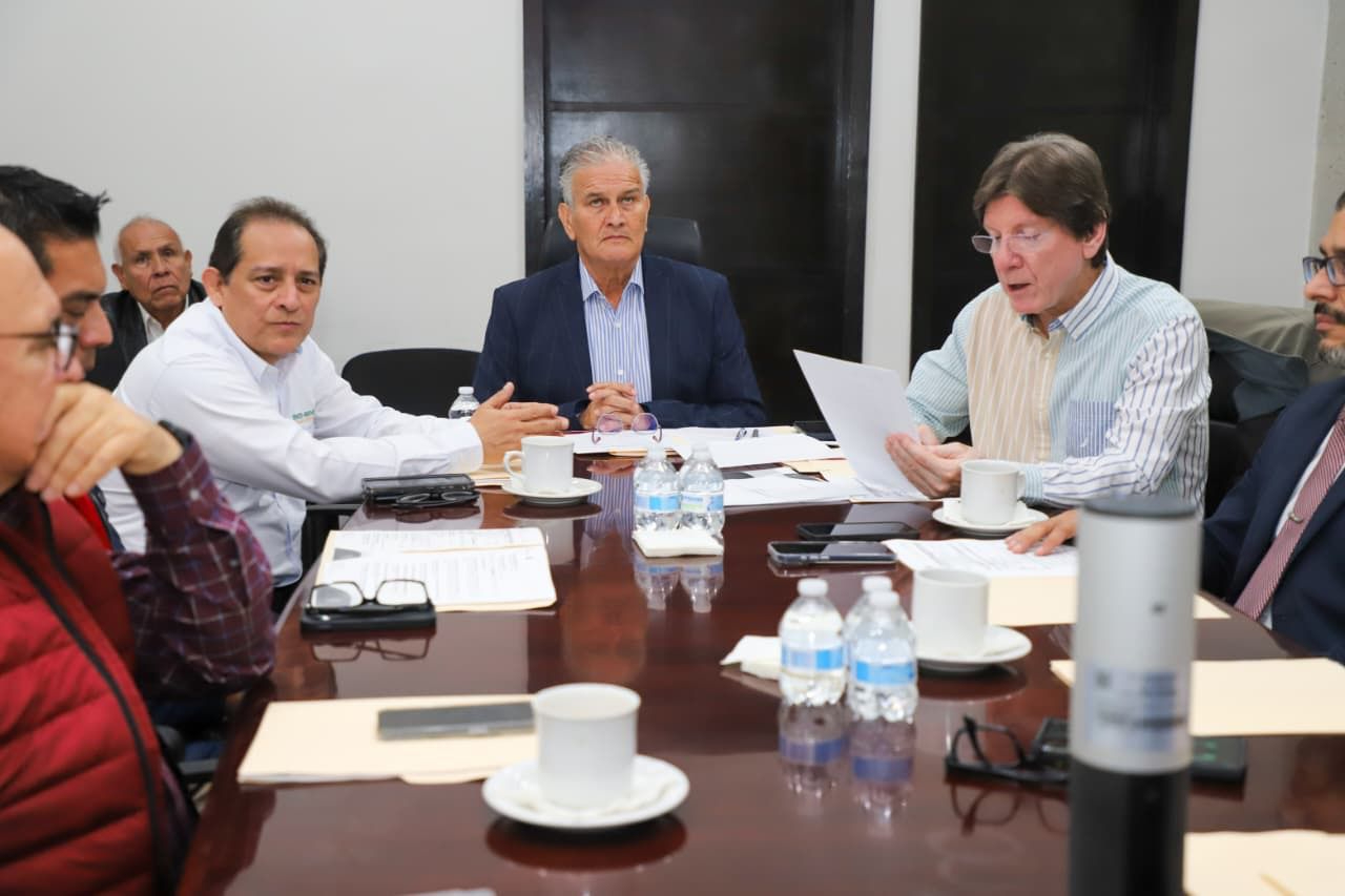 Evalúa Salud coberturas de Vacunación Universal