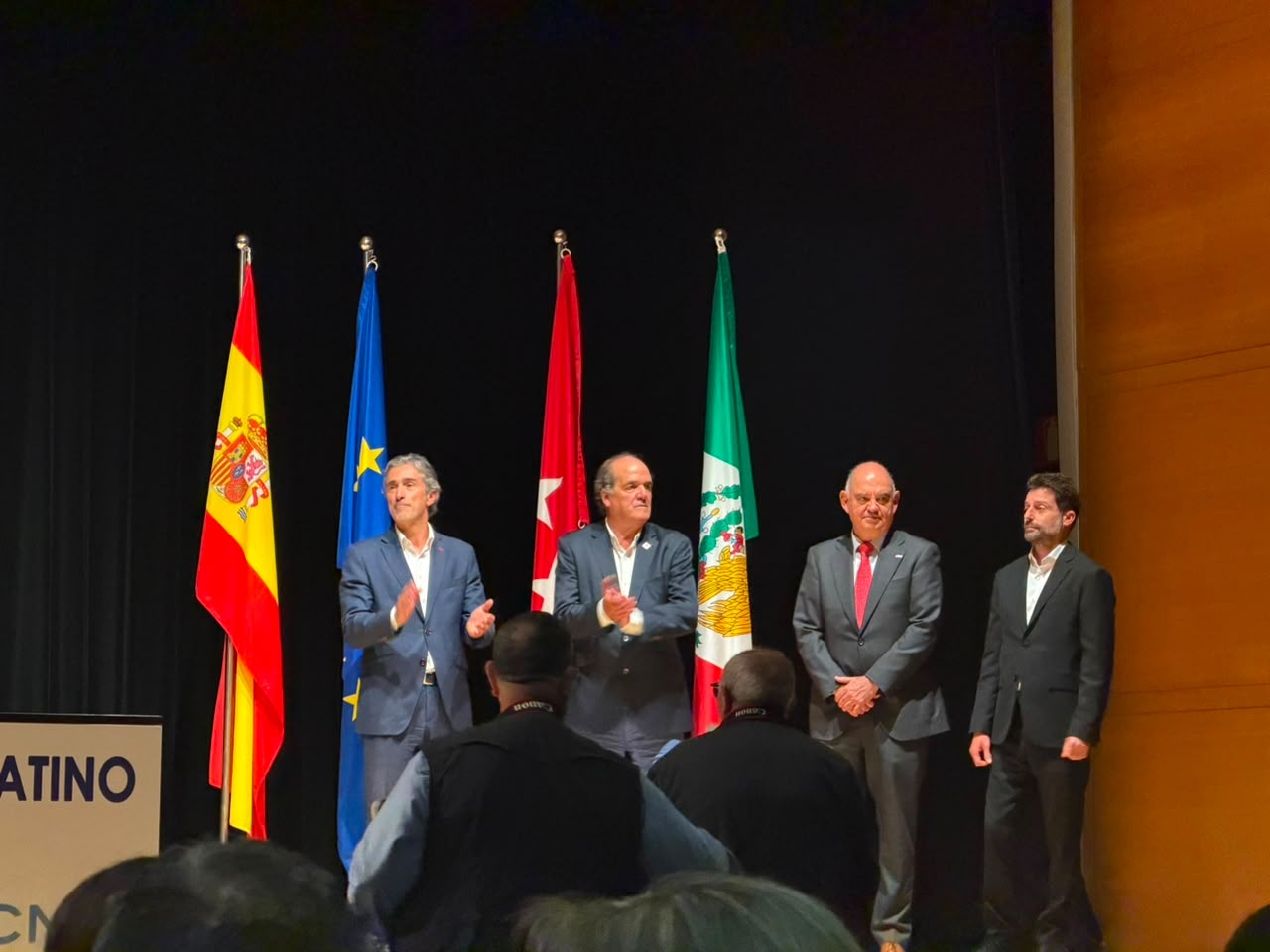 Distinguen a Gobierno de Gattás con Premio 'Escoba de Oro 2026', en España