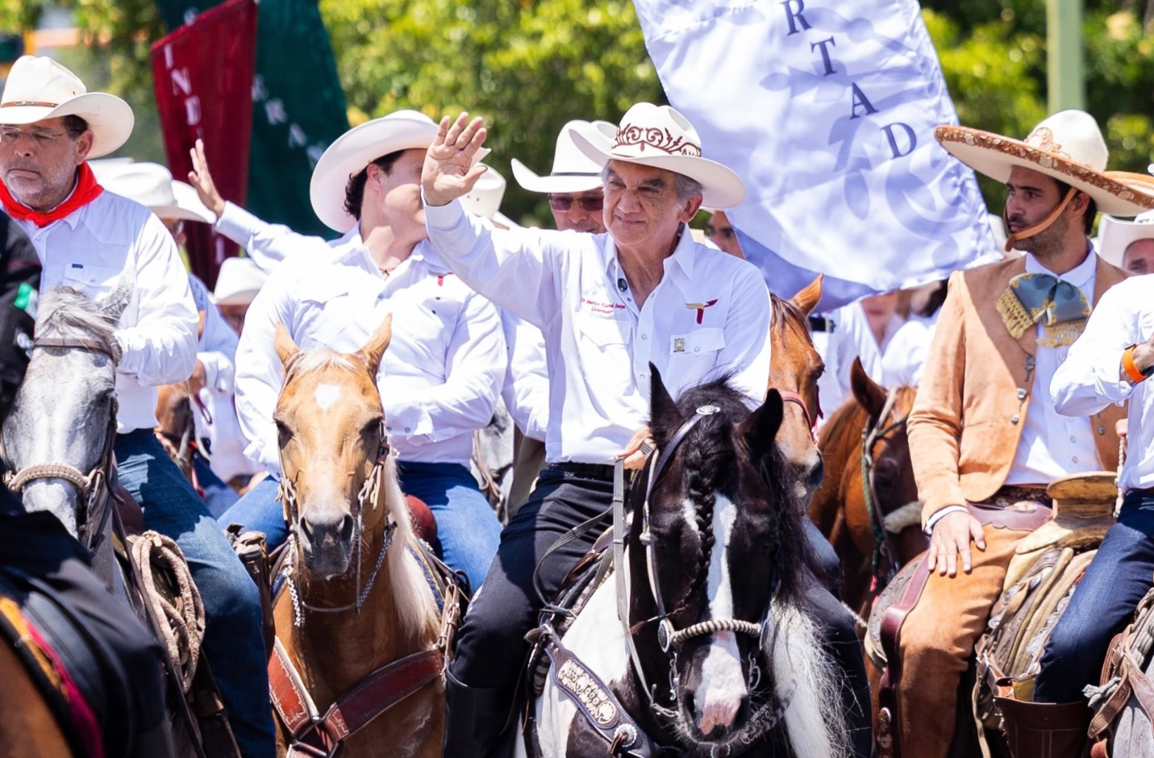 Cabalgan por la unidad y la soberanía