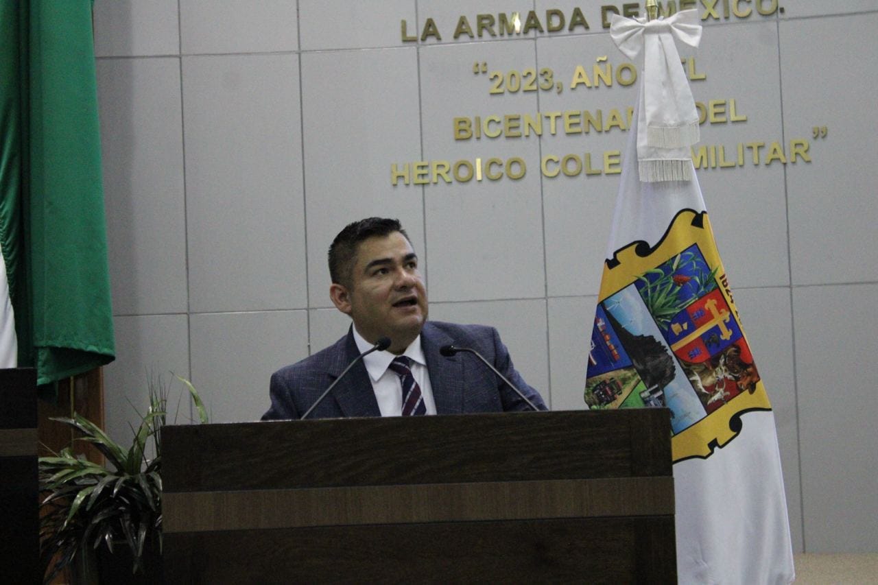 Reforma a Ley Vial: 'Prohibido bloquear espacios públicos para reservar estacionamientos...'
