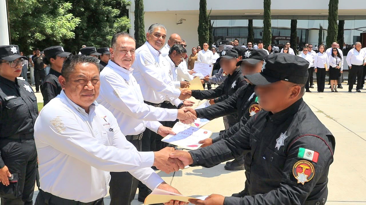 Entrega SSPT constancias a egresados del 22 escalón de Medicina Táctica Policia