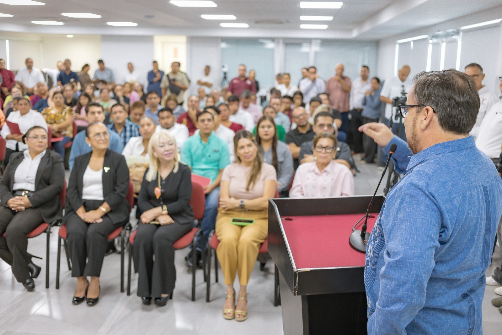 Reconoce SET derechos laborales con entrega de 44 nombramientos a trabajadores de la educación