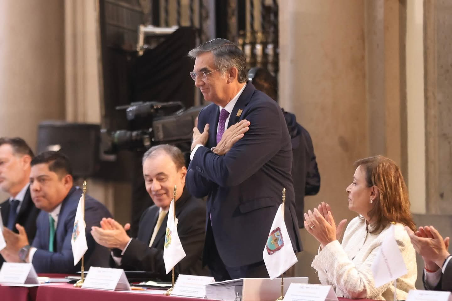 En equipo con Presidenta Shainbaum por el Bienestar y Seguridad...: AVA