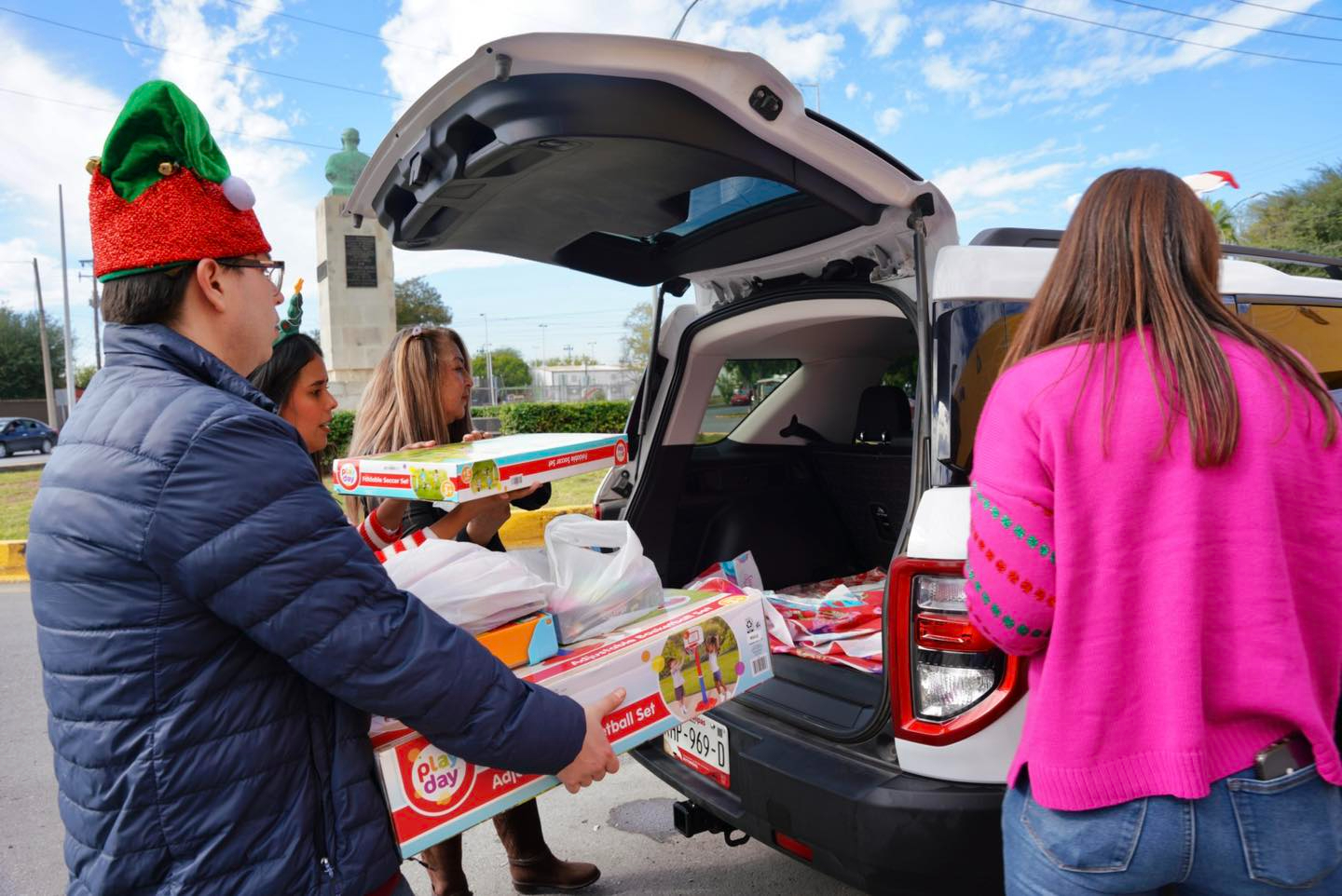 Suma Gobierno de Carmen Lilia a cientos para conformar Drive Thru del 'Juguetón 2025'
