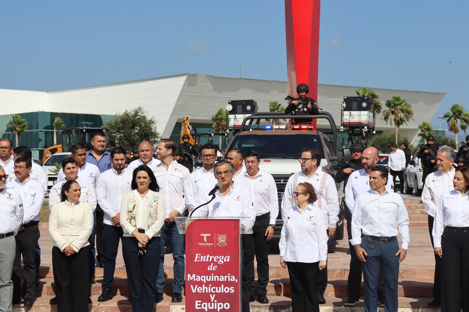 Fortalece Gobierno de AVA a la Guardia Estatal con 17 patrullas y dos torres móviles de videovigilancia