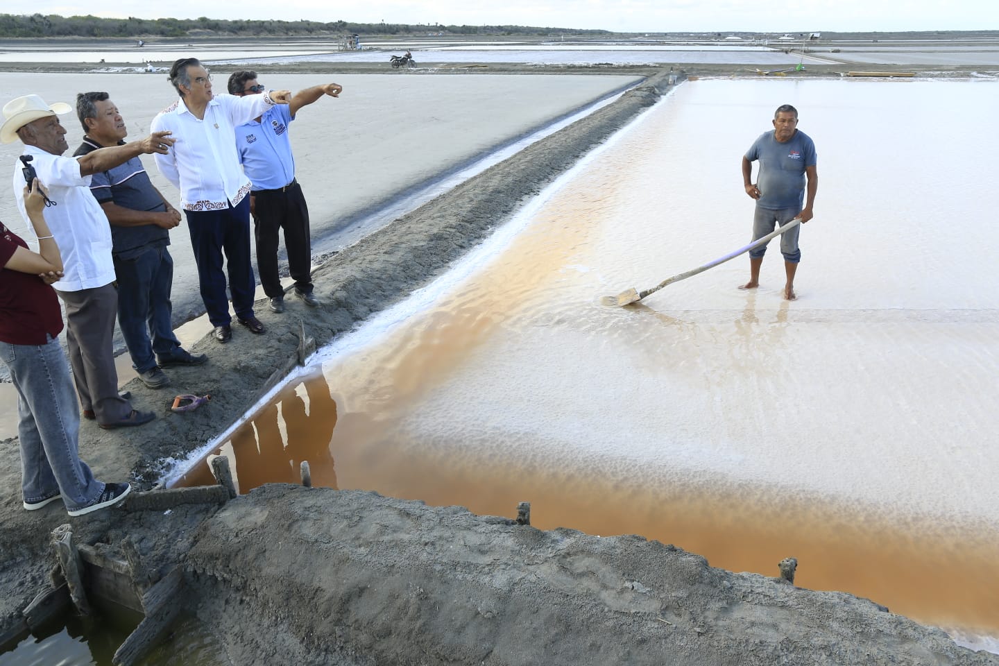 Visita AVA salineras y da bienvenida al nuevo obispo de la Diócesis de Tampico