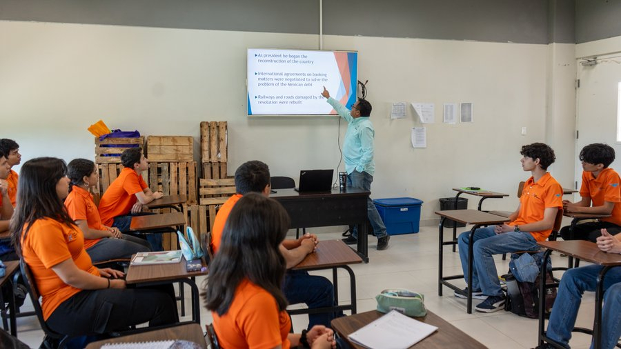 Impulsa la UAT formación bilingüe en la Preparatoria No. 3