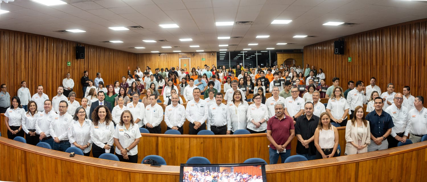 Reconoce la UAT excelencia académica con la entrega de más de 600 becas y estímulos educativos