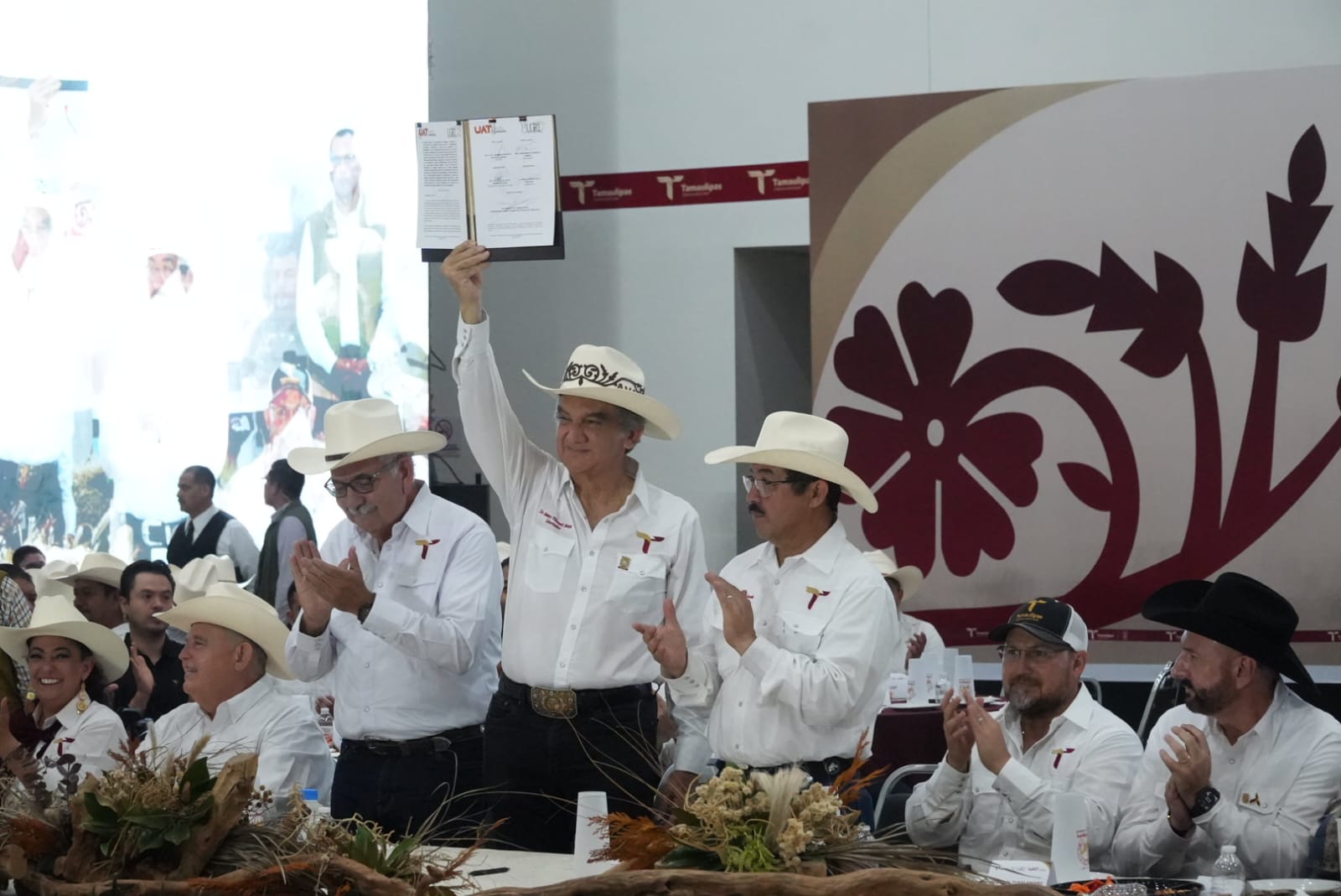 ...Y tras Cabalgata por la Unidad en Tamaulipas, UAT y UGRT firman  convenio estratégico para el desarrollo pecuario del estado