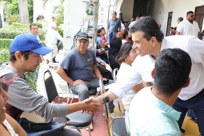 Vincula Gobierno de Gattás a buscadores de empleo con empresas