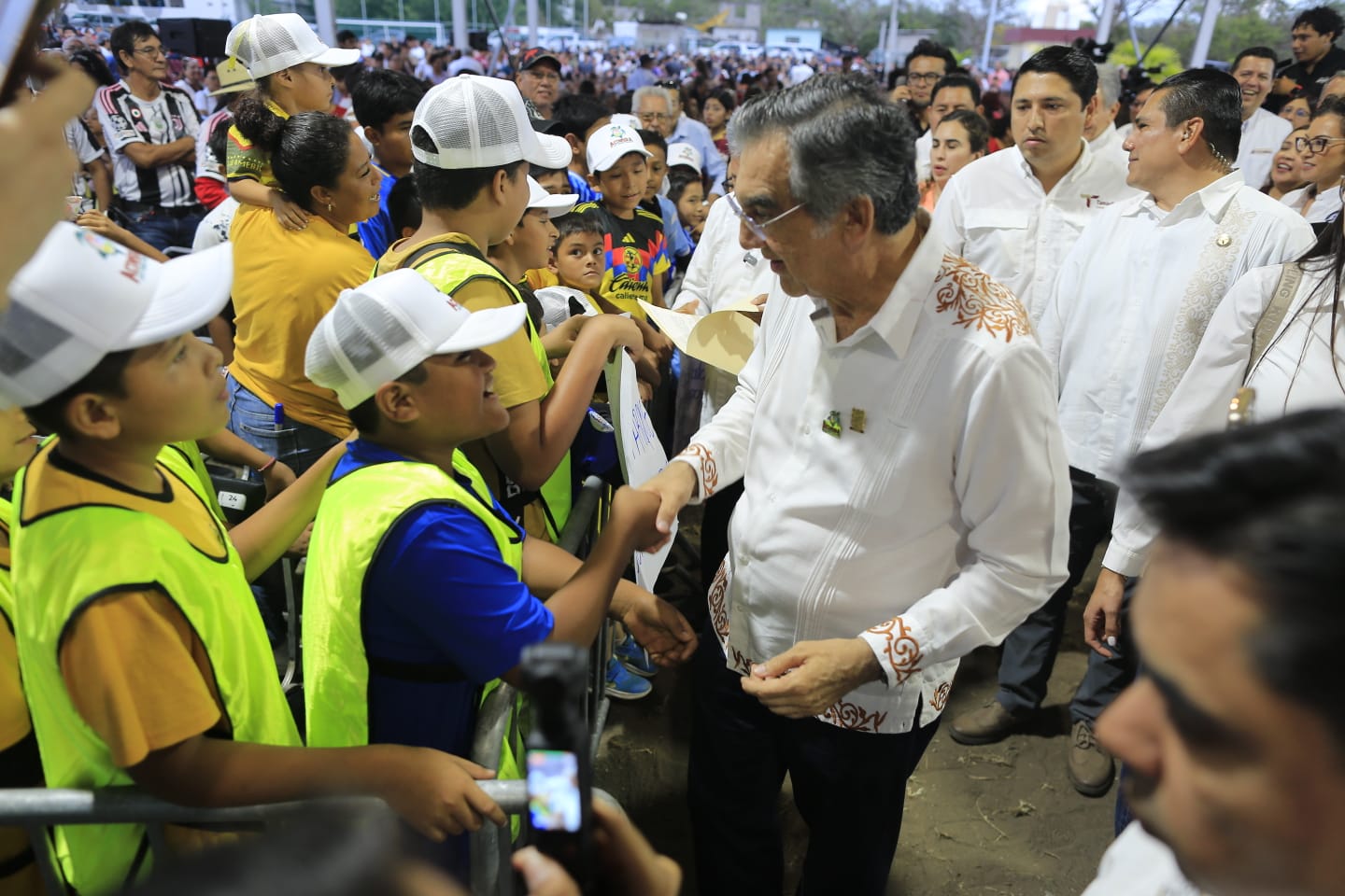 Visita AVA salineras y da bienvenida al nuevo obispo de la Diócesis de Tampico