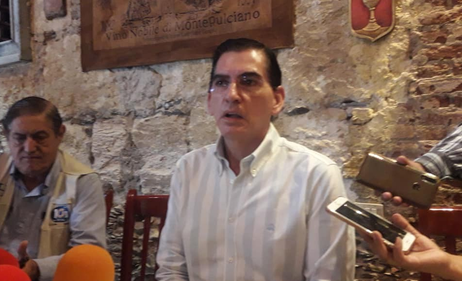 A quien obra mal, se le pudre el tamal