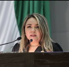 'Trabajo comunitario y multas de 20 MP por permitir a menores conducir motocicletas sin licencia:  MORENA