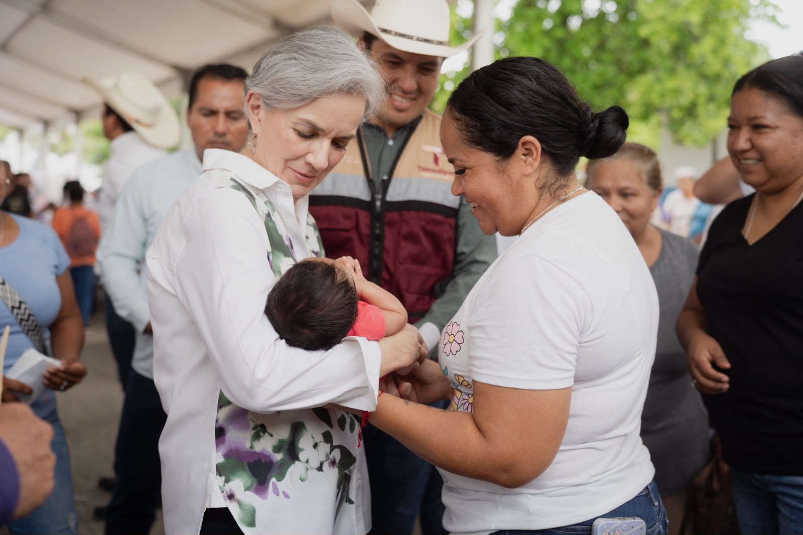 Un nuevo paso 'Tranformando Familias' con Servicios y Apoyos Gratuitos...: Américo y María