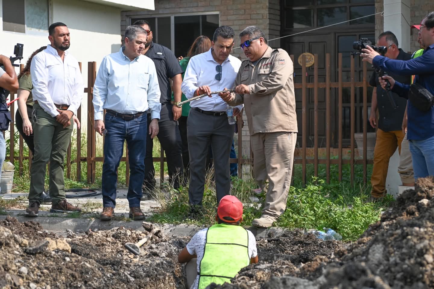 Supervisa Gattás obras hidráulicas para abatir fugas de agua