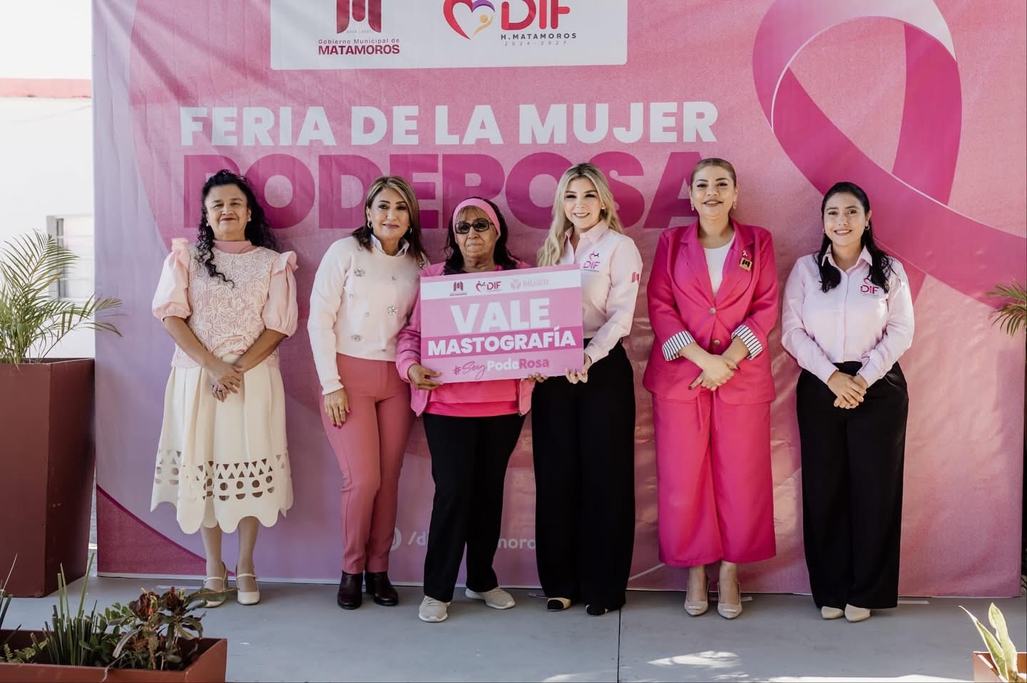 Dentro de la campaña “Soy PodeRosa” DIF Matamoros hace entrega de vales de mastografías