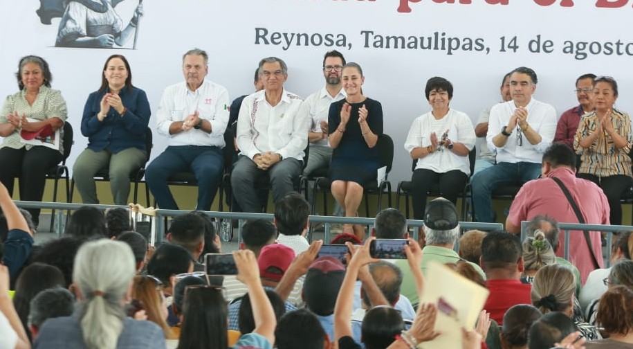 Con entrega de viviendas, Sheinbaum inicia gira