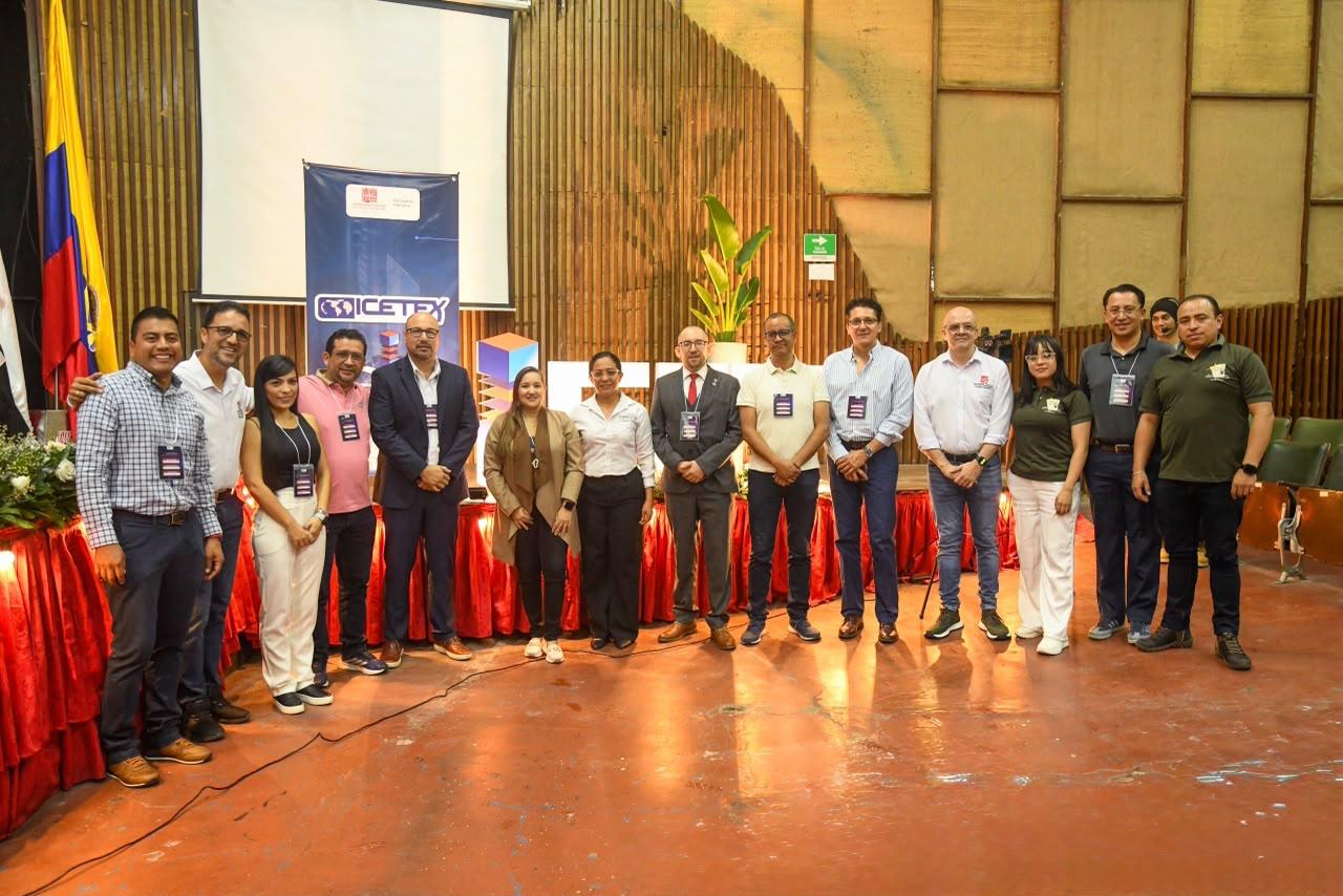 Destaca la UAT en foro internacional de innovación tecnológica en Colombia