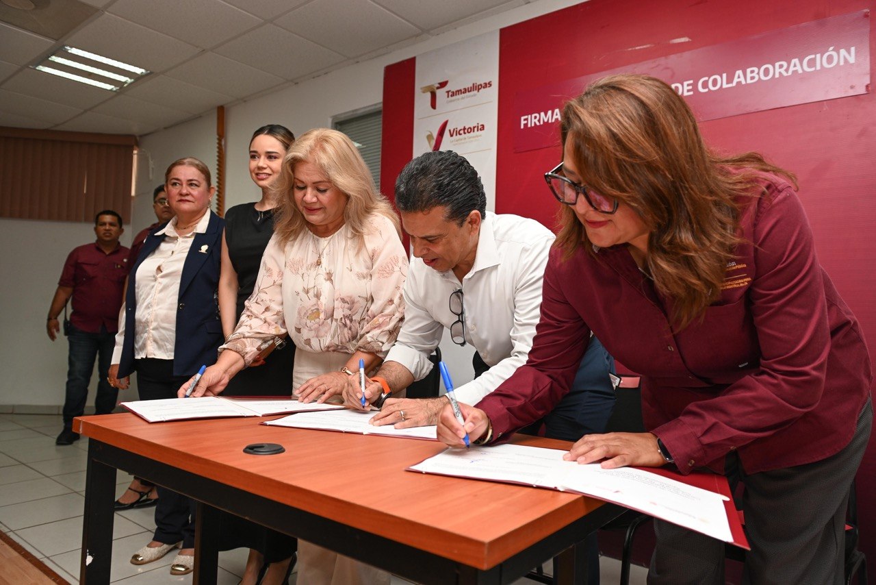 Actualización de servidores públicos eficienta atención a ciudadanos: Gattás