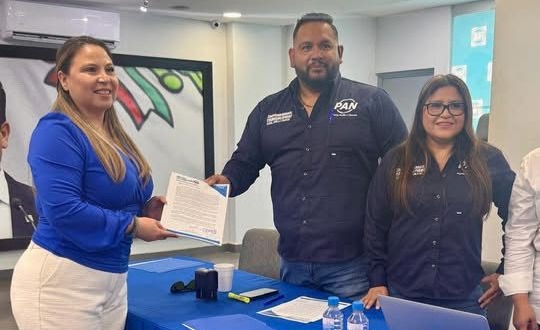 Da Gloria Elena Garza el primer paso hacia dirigencia estatal del PAN: '¡Estoy preparada...!'