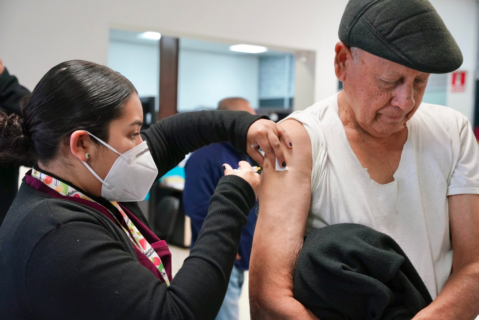 Protección permanente a Salud y Bienestar de neolaredenses...: Carmen Lilia